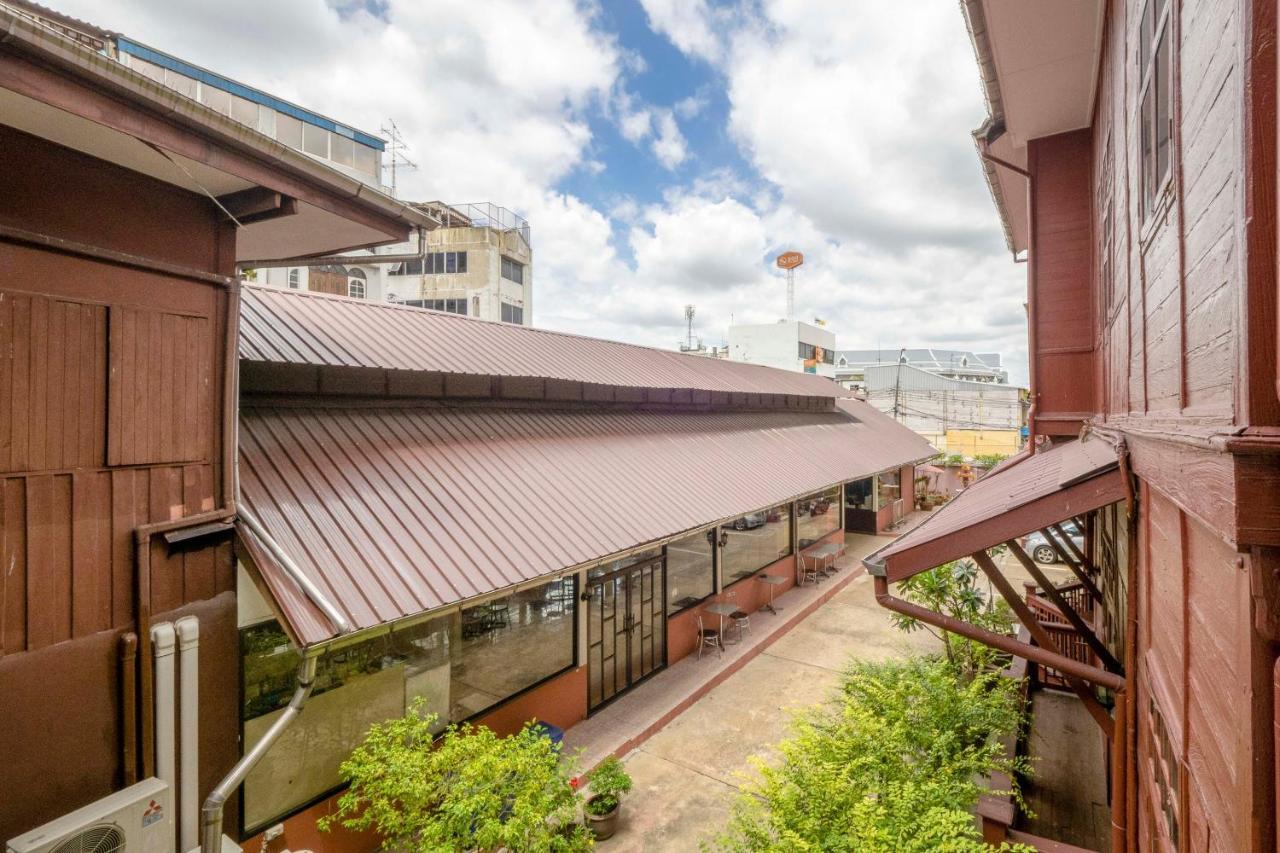Oyo 1089 Baan Boran Hotel Bangkok Luaran gambar