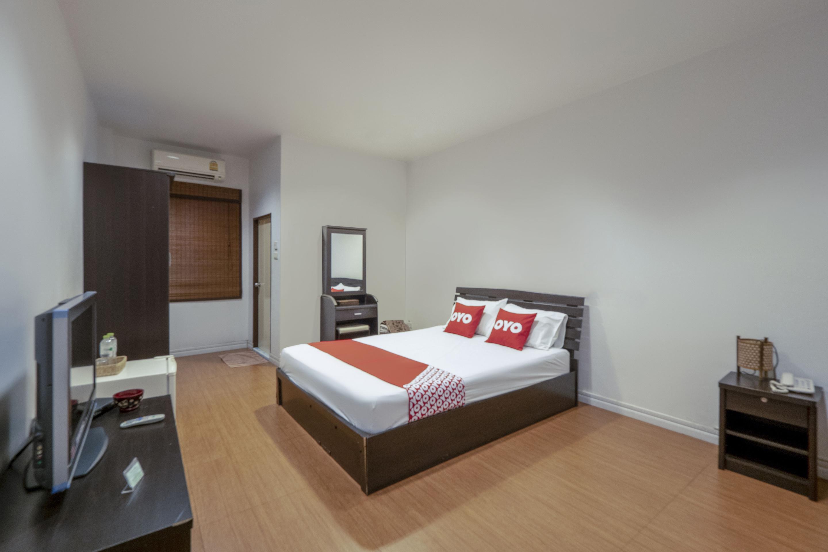 Oyo 1089 Baan Boran Hotel Bangkok Luaran gambar