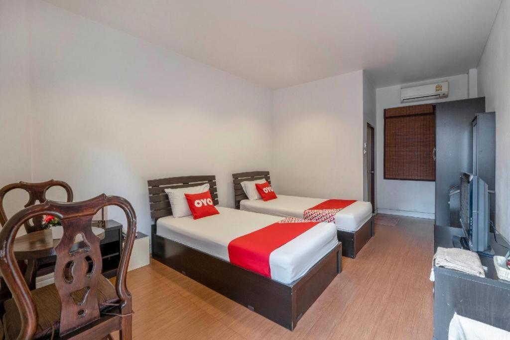 Oyo 1089 Baan Boran Hotel Bangkok Luaran gambar
