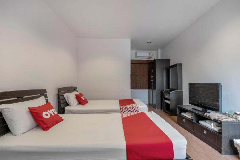 Oyo 1089 Baan Boran Hotel Bangkok Luaran gambar