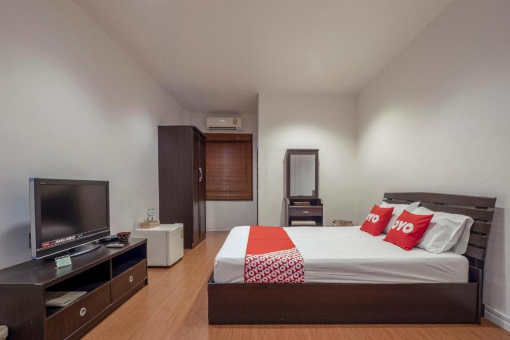 Oyo 1089 Baan Boran Hotel Bangkok Luaran gambar