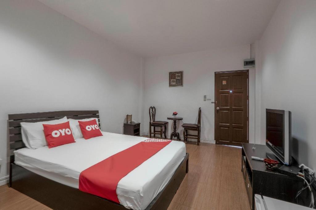 Oyo 1089 Baan Boran Hotel Bangkok Luaran gambar