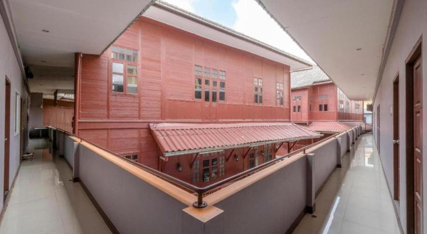 Oyo 1089 Baan Boran Hotel Bangkok Luaran gambar