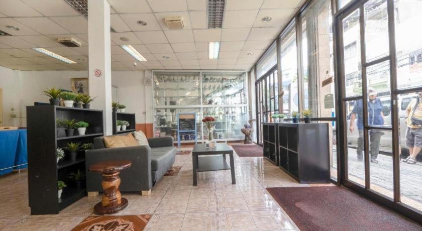 Oyo 1089 Baan Boran Hotel Bangkok Luaran gambar