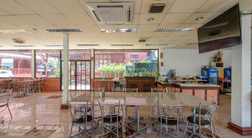 Oyo 1089 Baan Boran Hotel Bangkok Luaran gambar