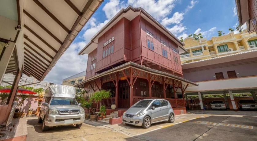 Oyo 1089 Baan Boran Hotel Bangkok Luaran gambar