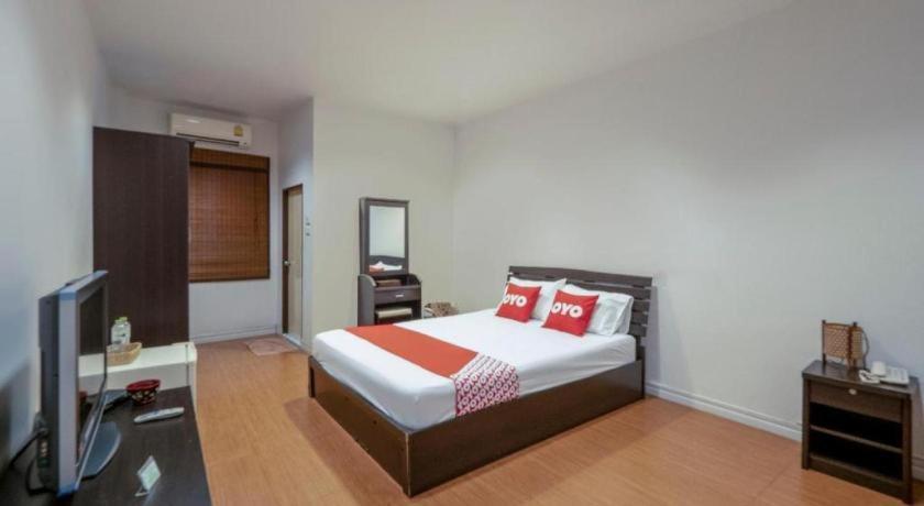 Oyo 1089 Baan Boran Hotel Bangkok Luaran gambar