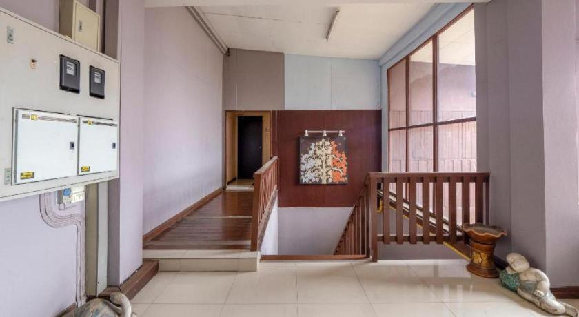 Oyo 1089 Baan Boran Hotel Bangkok Luaran gambar